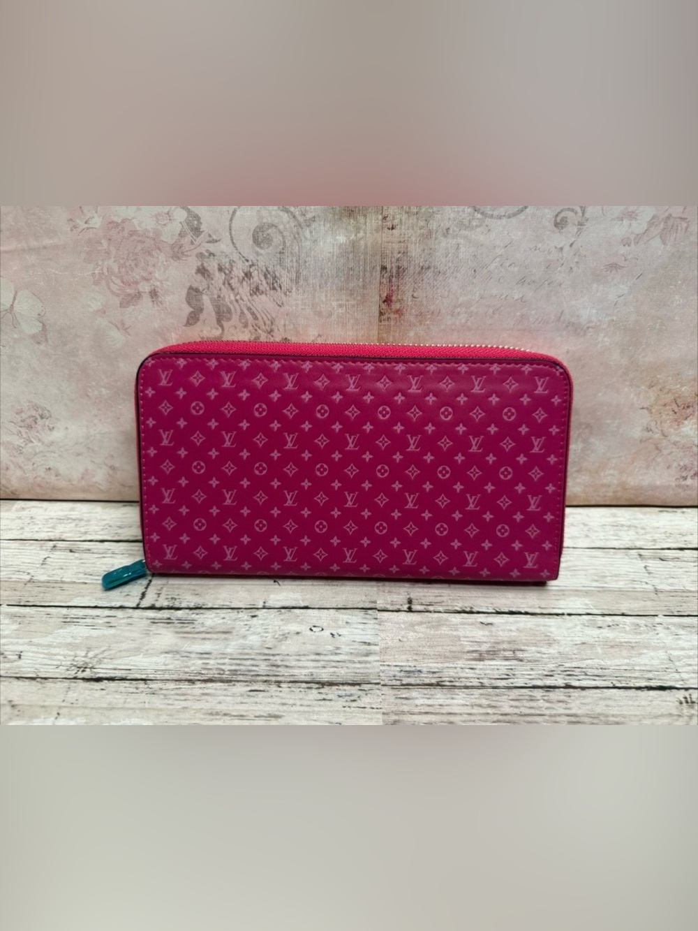 Fashion monogram wallet
